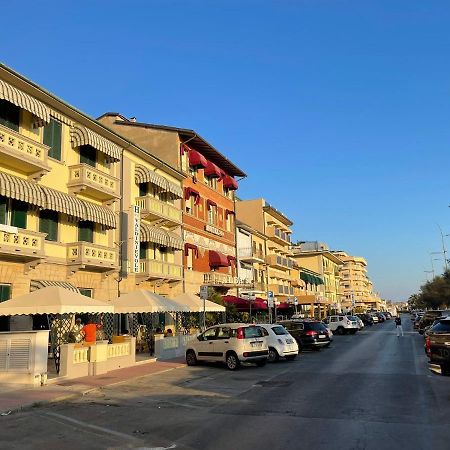 Hotel Valdinievole Lido di Camaiore Exteriör bild