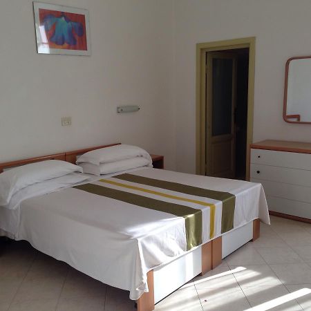 Hotel Valdinievole Lido di Camaiore Exteriör bild