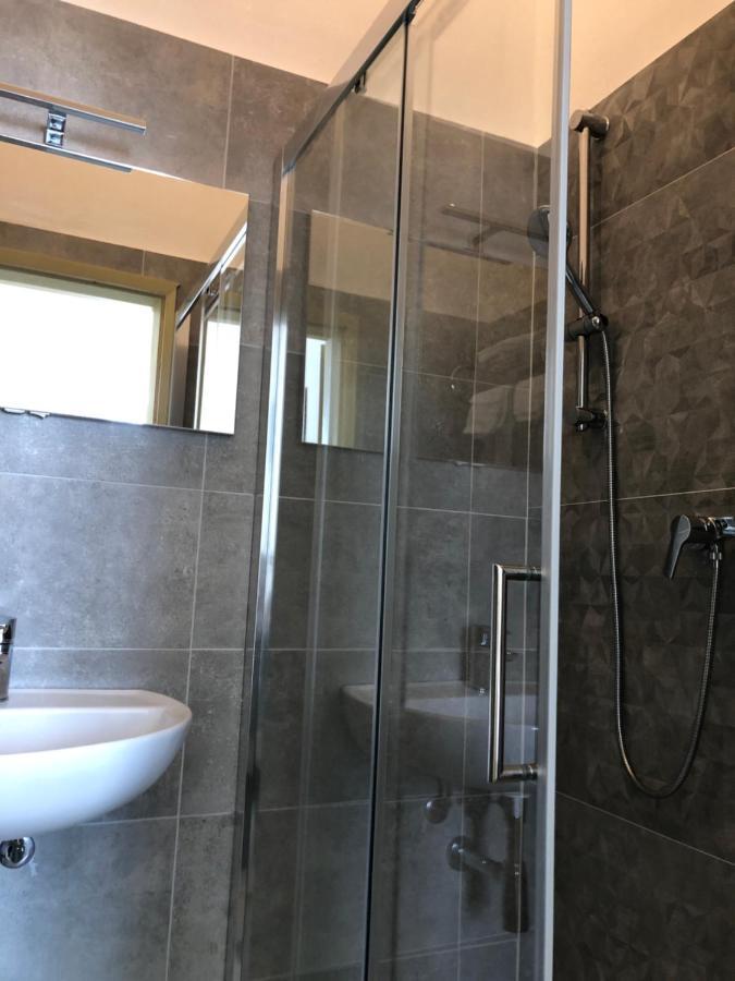Hotel Valdinievole Lido di Camaiore Exteriör bild