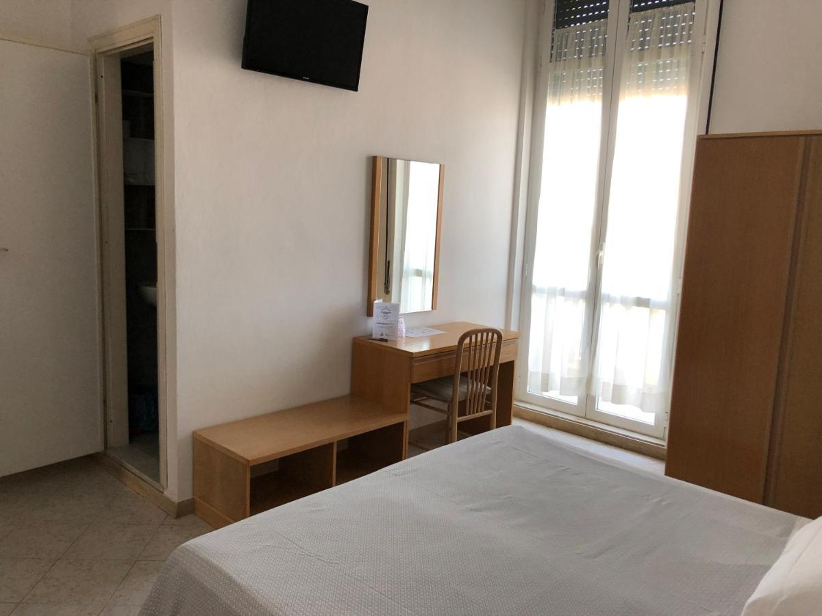 Hotel Valdinievole Lido di Camaiore Exteriör bild