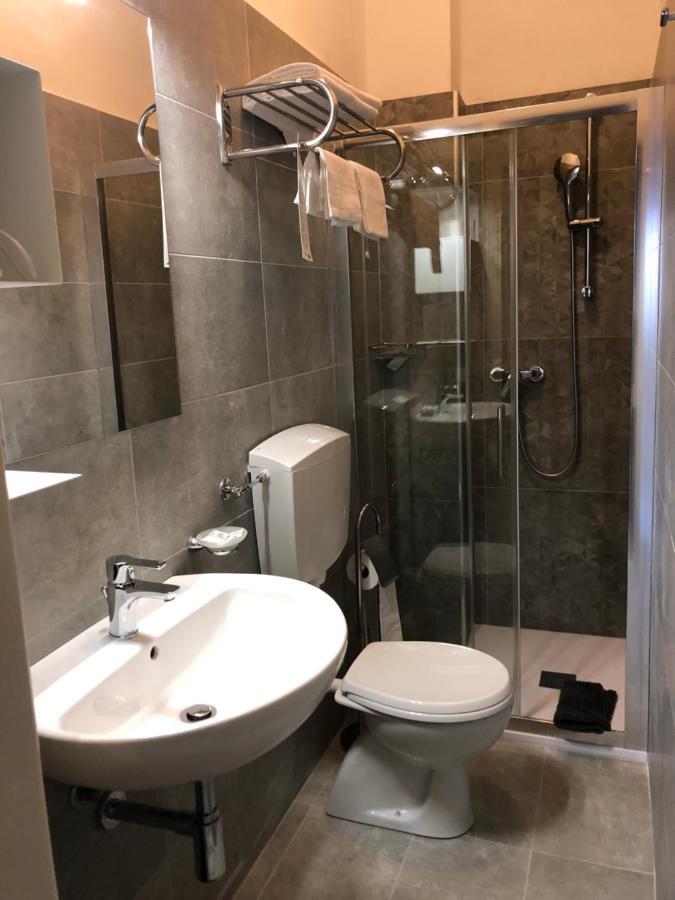 Hotel Valdinievole Lido di Camaiore Exteriör bild