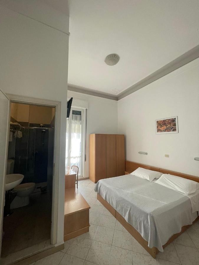 Hotel Valdinievole Lido di Camaiore Exteriör bild