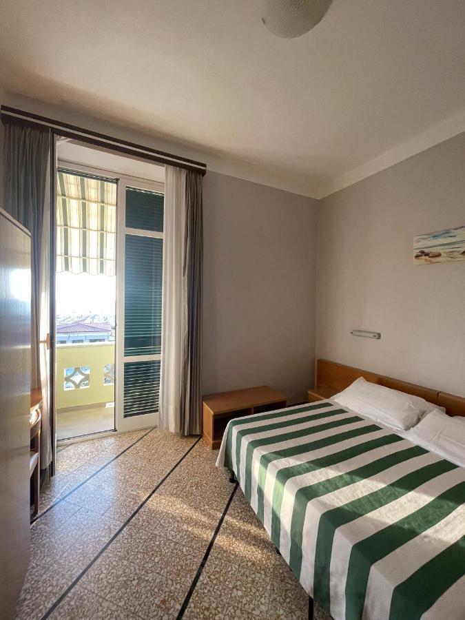 Hotel Valdinievole Lido di Camaiore Exteriör bild