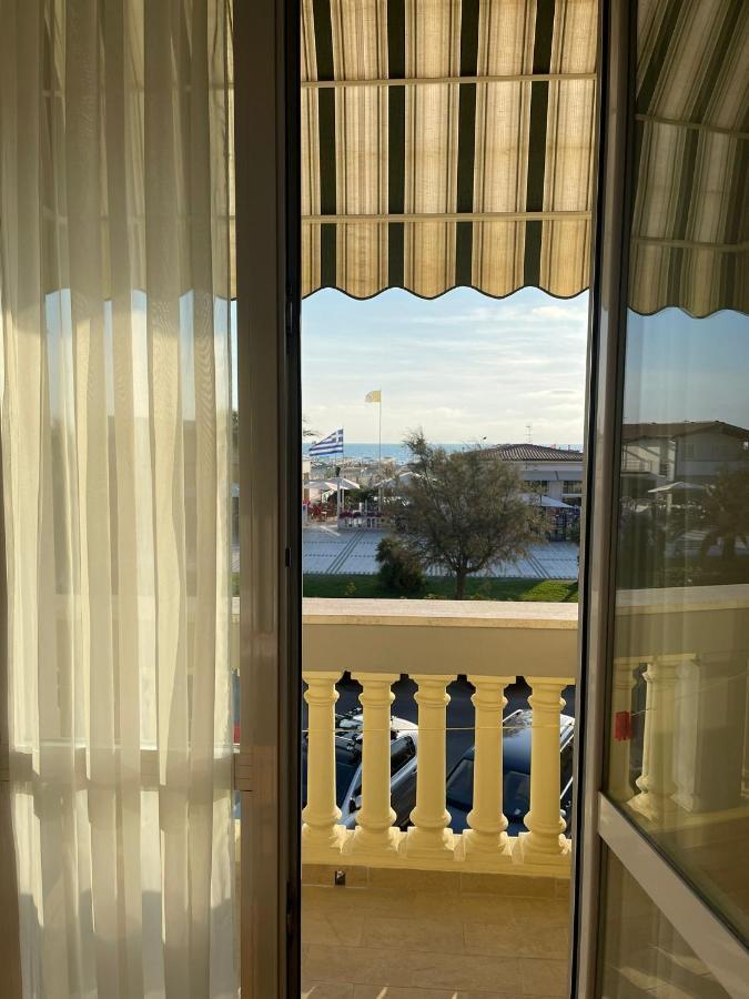 Hotel Valdinievole Lido di Camaiore Exteriör bild