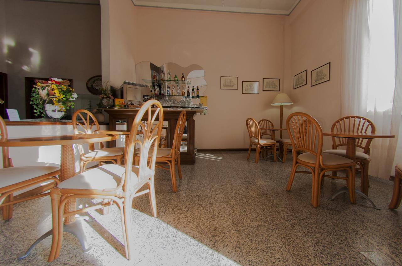 Hotel Valdinievole Lido di Camaiore Exteriör bild
