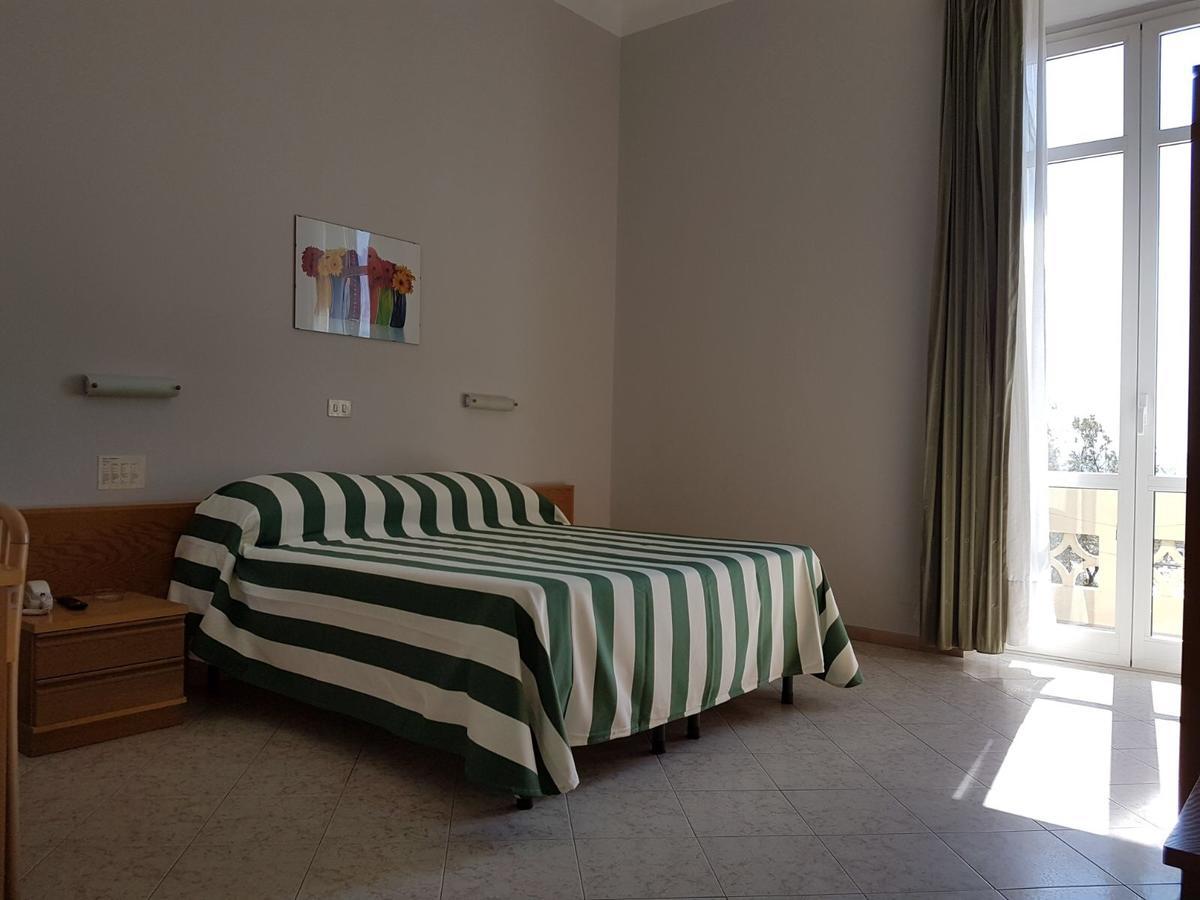 Hotel Valdinievole Lido di Camaiore Exteriör bild