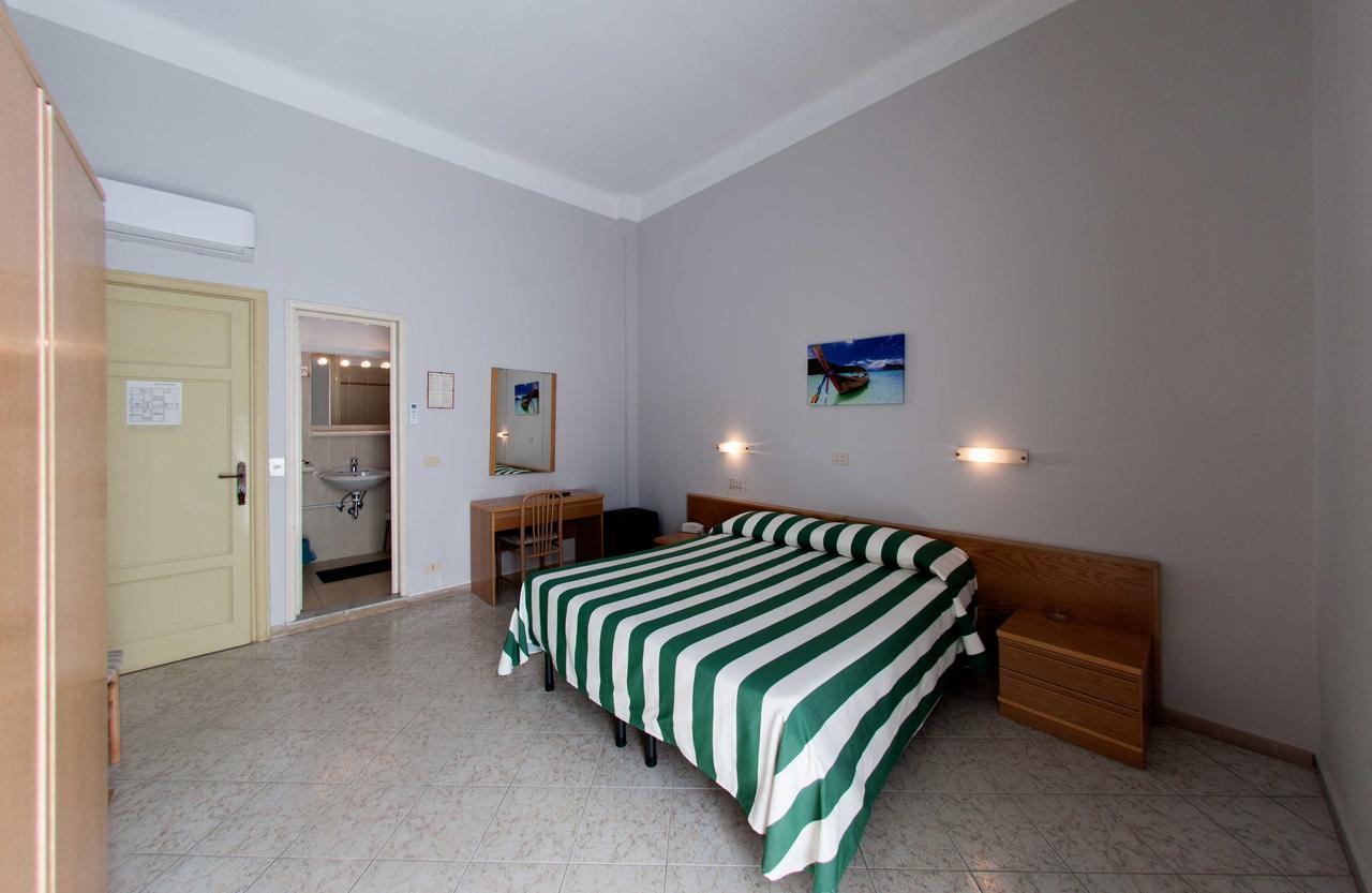 Hotel Valdinievole Lido di Camaiore Exteriör bild