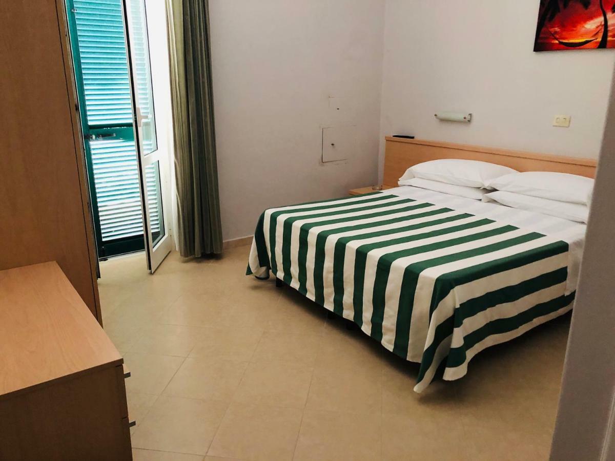 Hotel Valdinievole Lido di Camaiore Exteriör bild